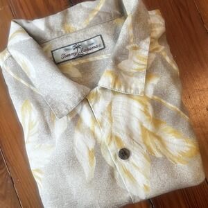 Tommy Bahama Men's XL Silk Floral‎ Shirt Beige Yellow Palm Print Hawaiian